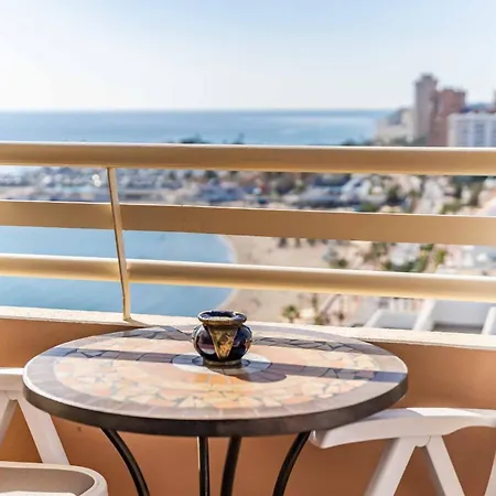135 - Beachfront With Pool, Fuengirola! Lägenhet